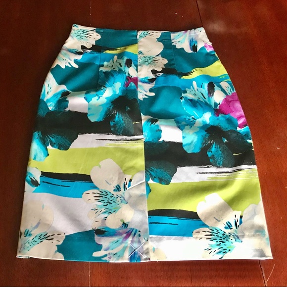 Worthington Size 6 Pencil Skirt - Picture 2 of 8